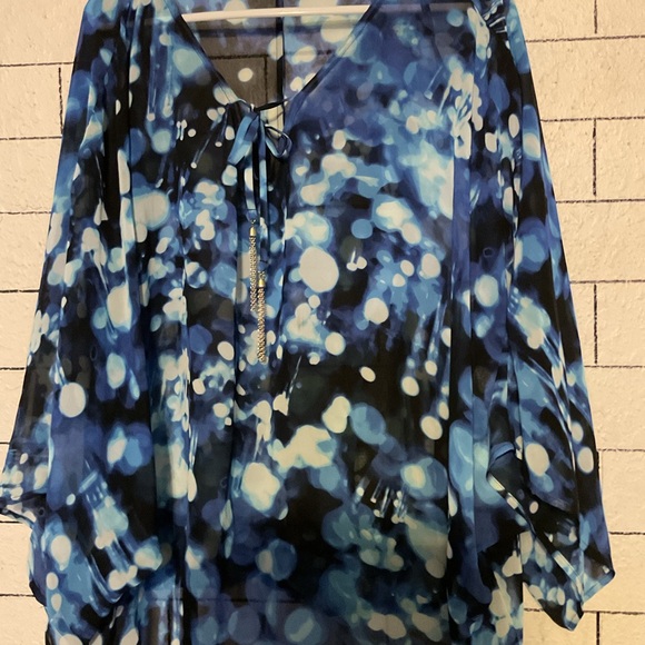 Jennifer Lopez Tops - Jennifer Lopez Abstract Blue and Black Blouse